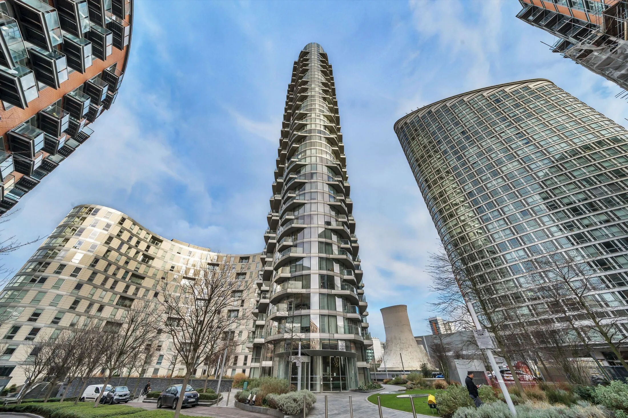Flat Biscayne Avenue in Greater London
