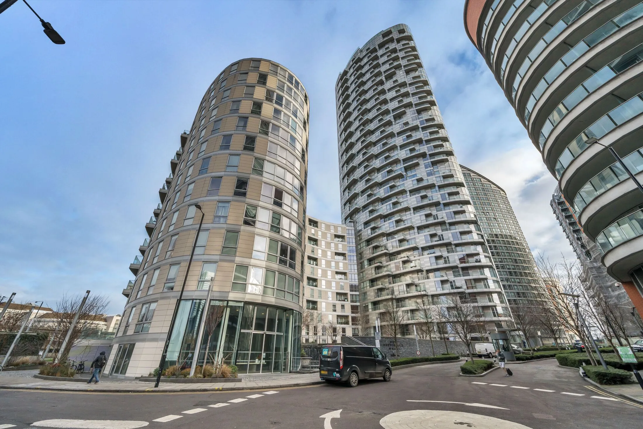 Flat Biscayne Avenue in Greater London