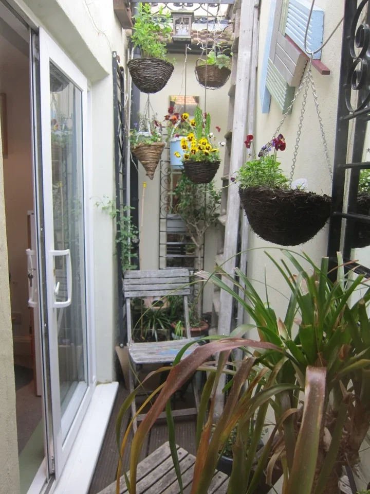 House Fairland Road in Greater London