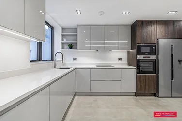 Flat The Ridgeway in Greater London