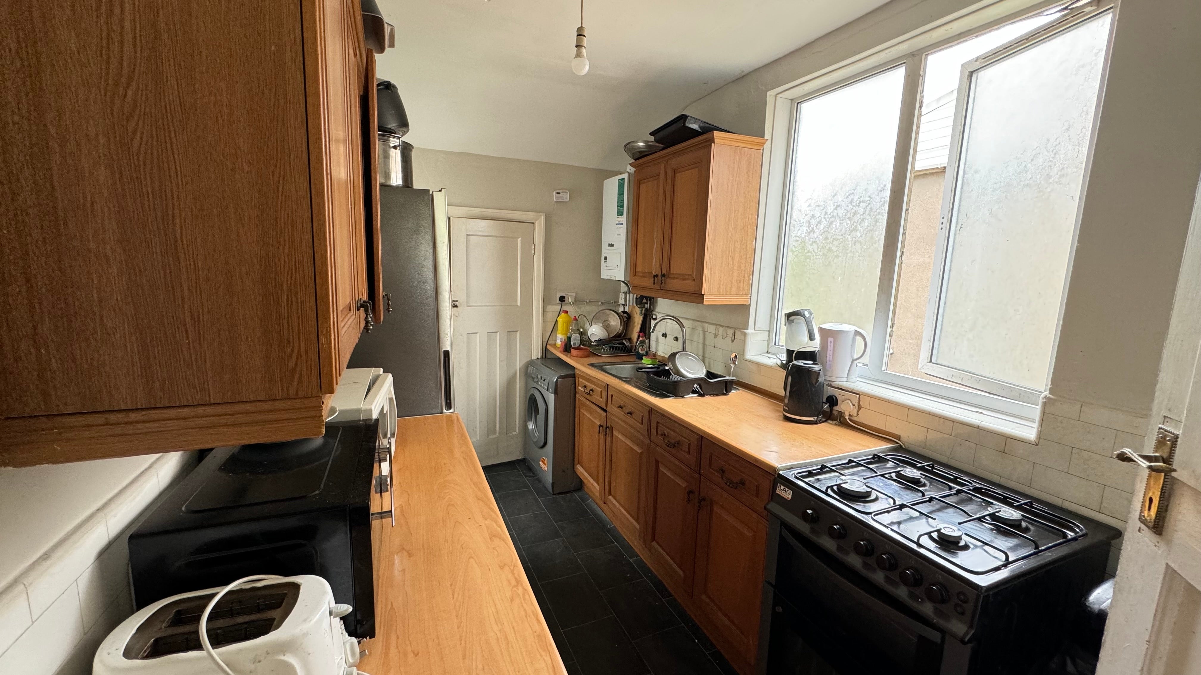 Room Radley Road in Bristol