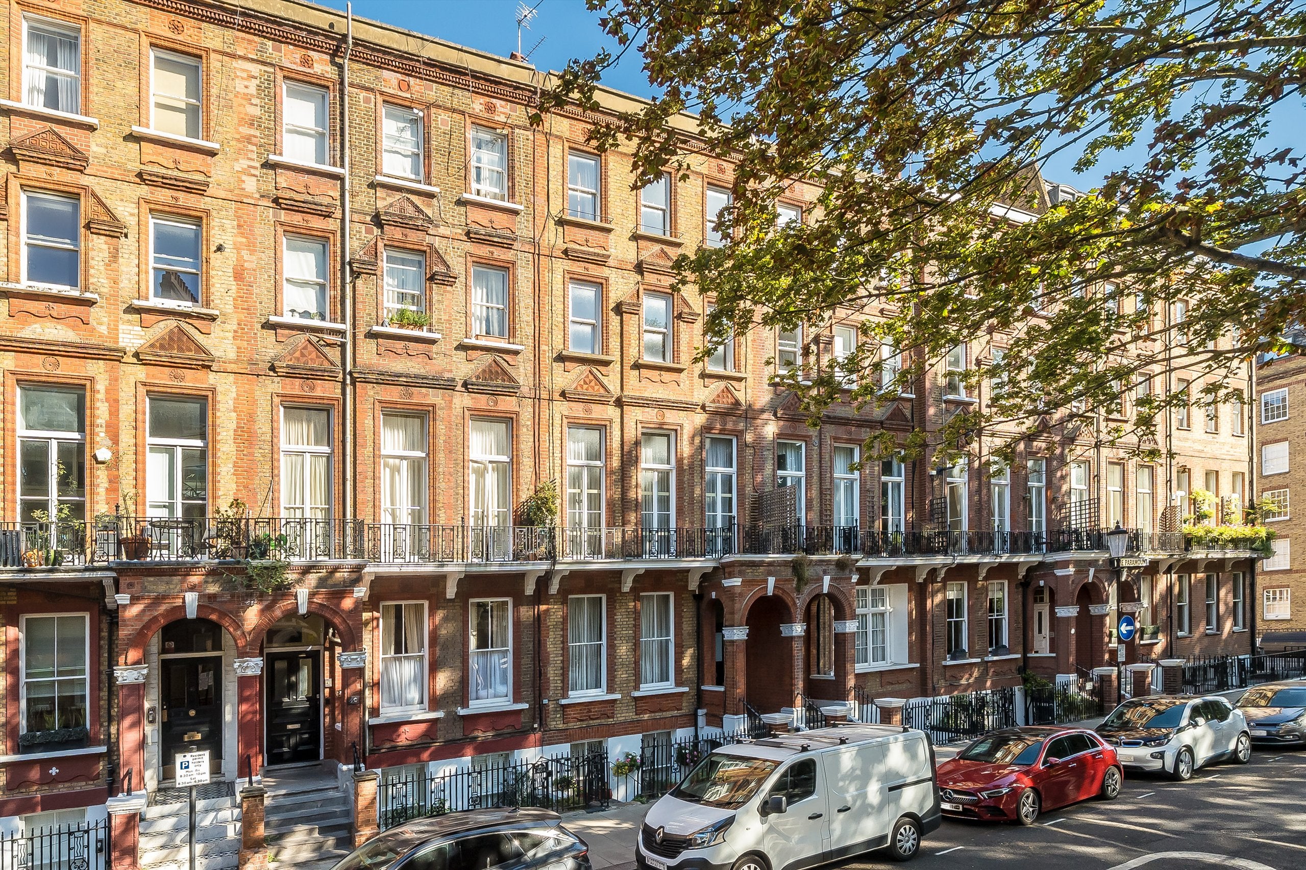 Flat Nevern Square in Greater London