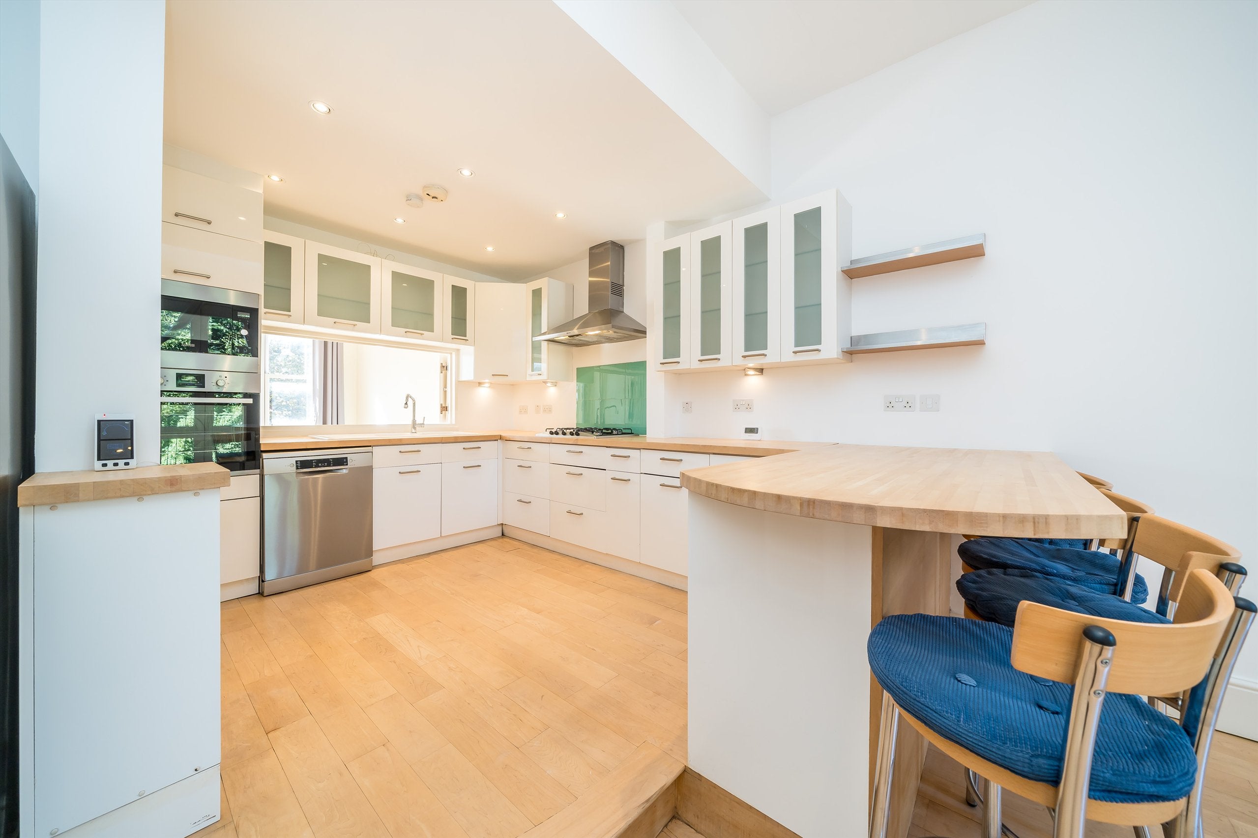 Flat Nevern Square in Greater London
