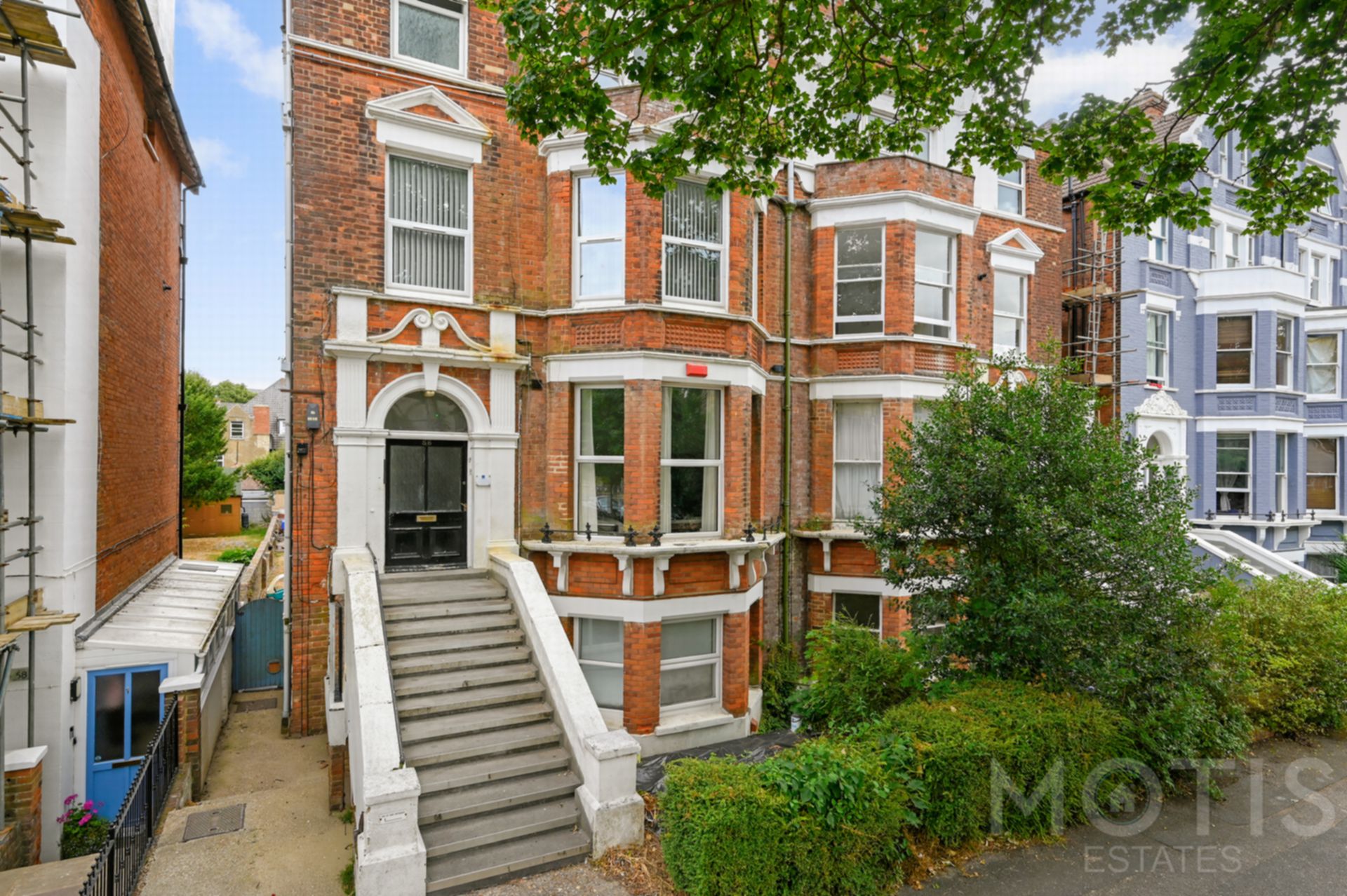 Flat Earls Avenue in Folkestone and Hythe District