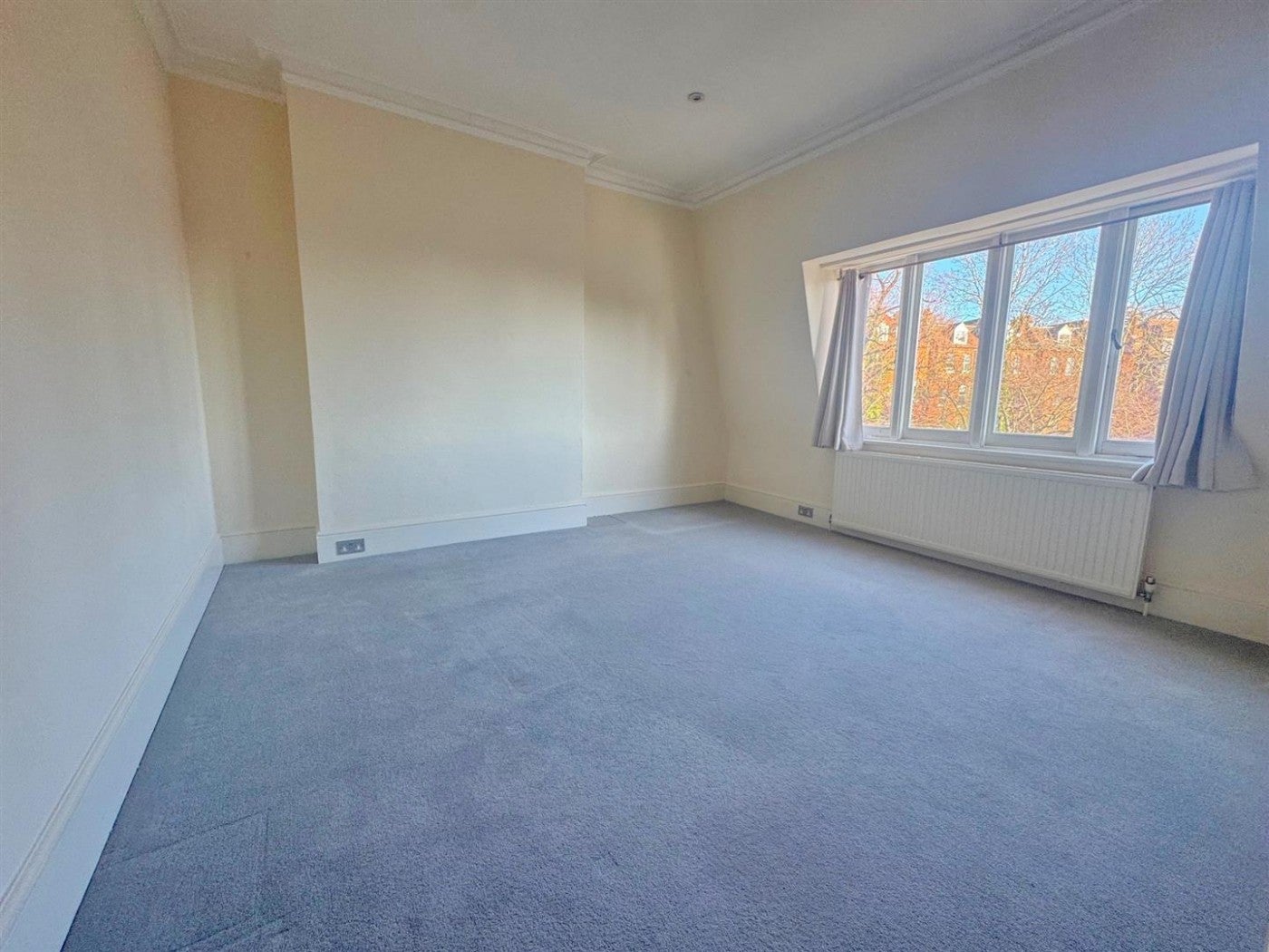 Flat Langland Gardens in Greater London