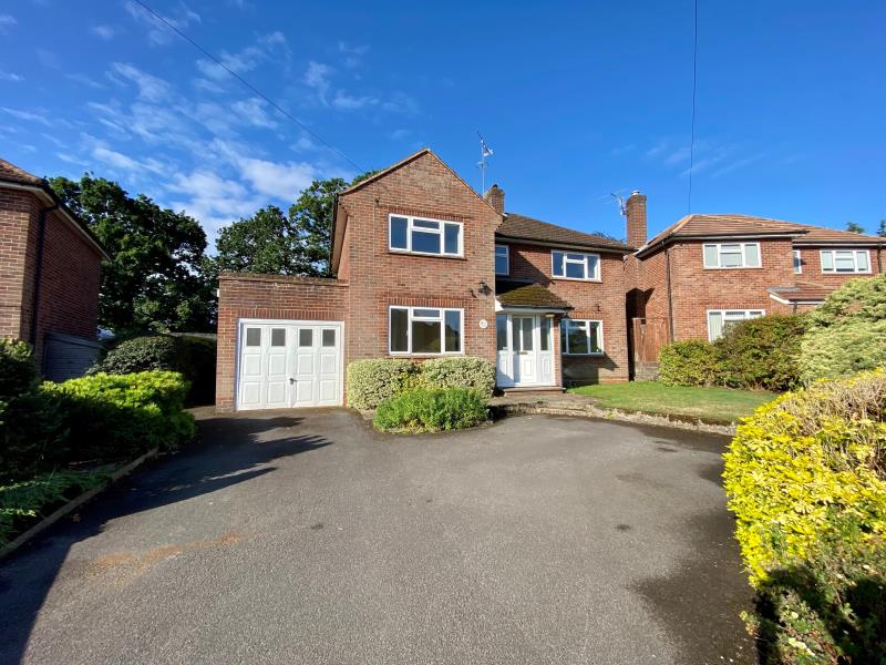 House Orchard Close in Rushmoor