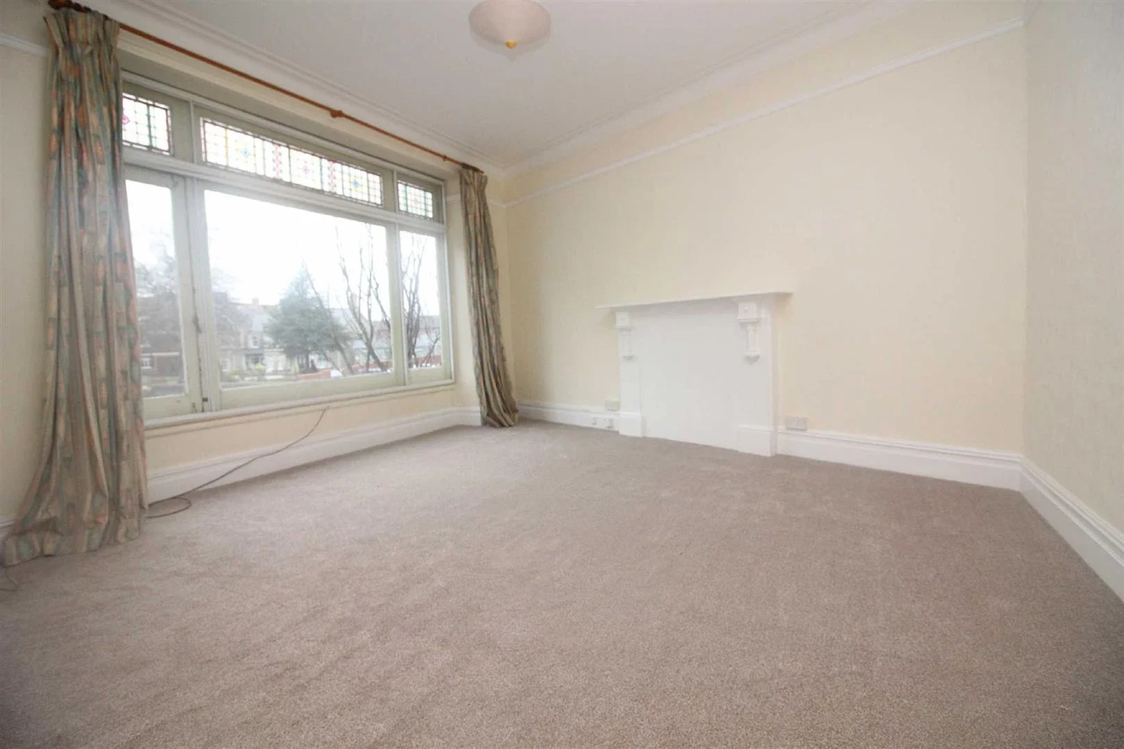 Flat Stanwell Road in Penarth
