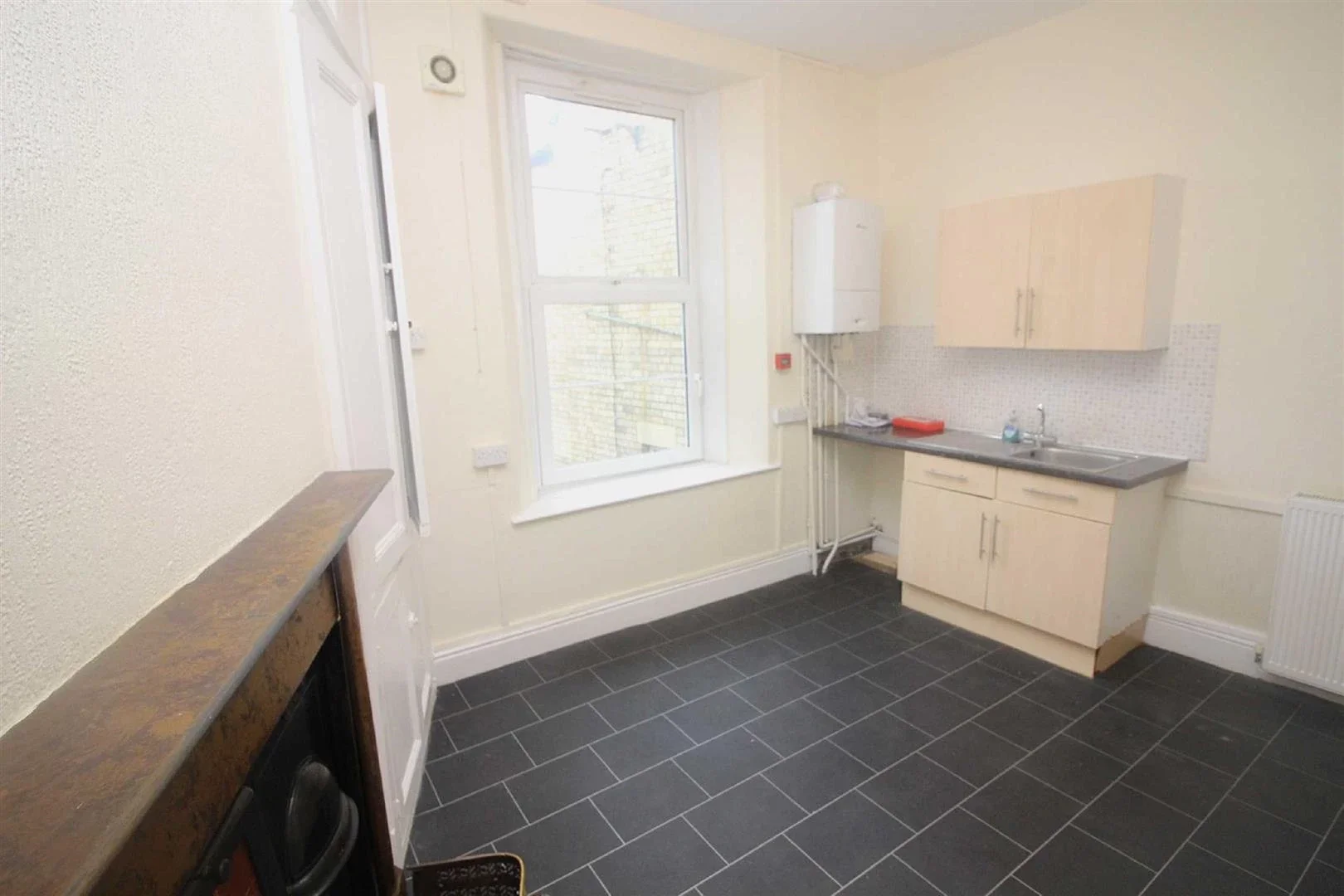Flat Stanwell Road in Penarth