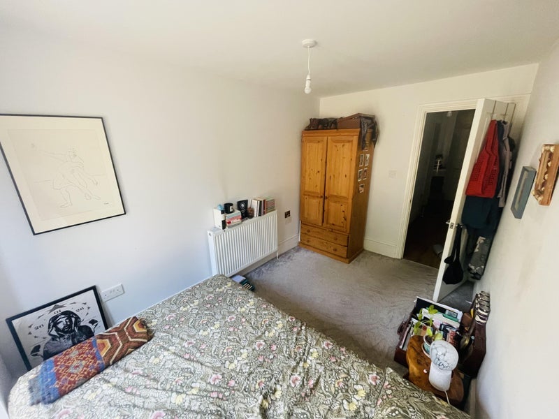 Room Palmerston Road in Greater London