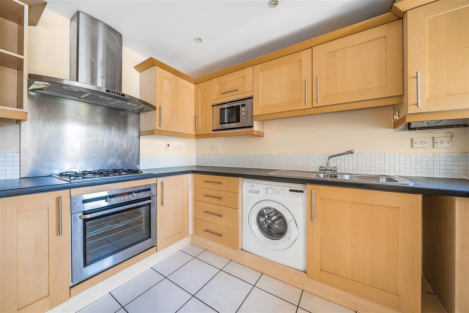 Flat Richmond Road in Greater London