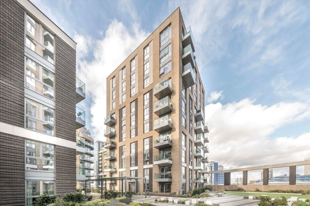 Flat Bridges Court in Greater London