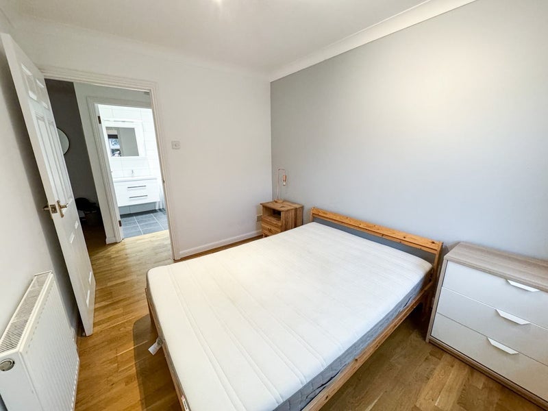 Room Collard Place in Greater London