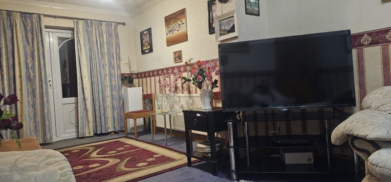 Room Petersfield Avenue in Slough