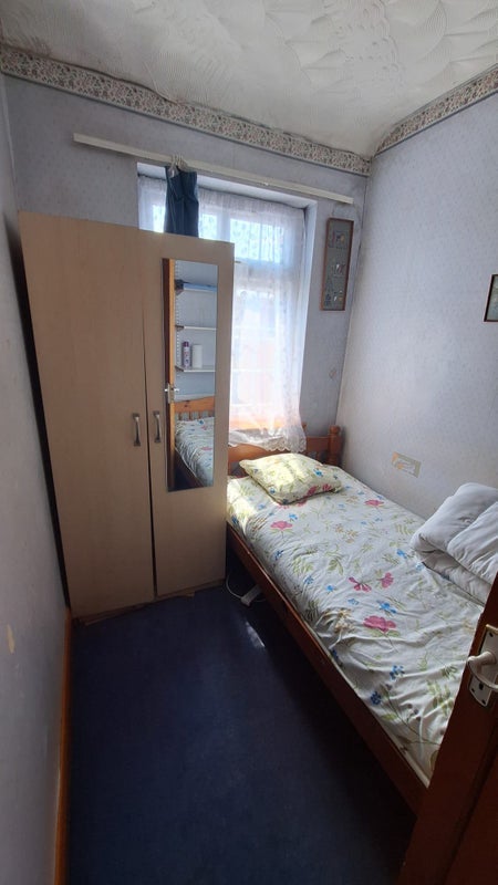 Room Petersfield Avenue in Slough