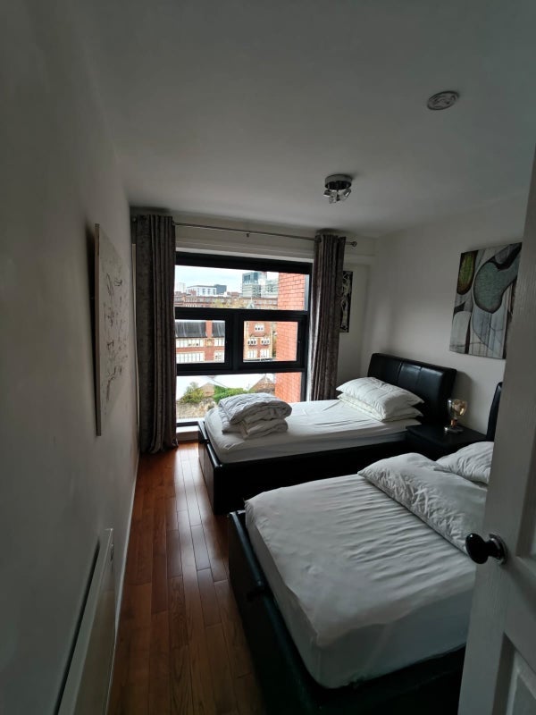 Flat Clyde Street in Glasgow
