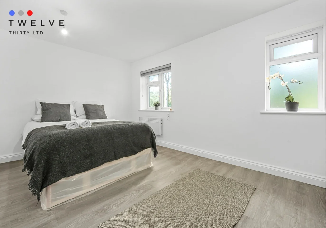 Room King's Road in Greater London