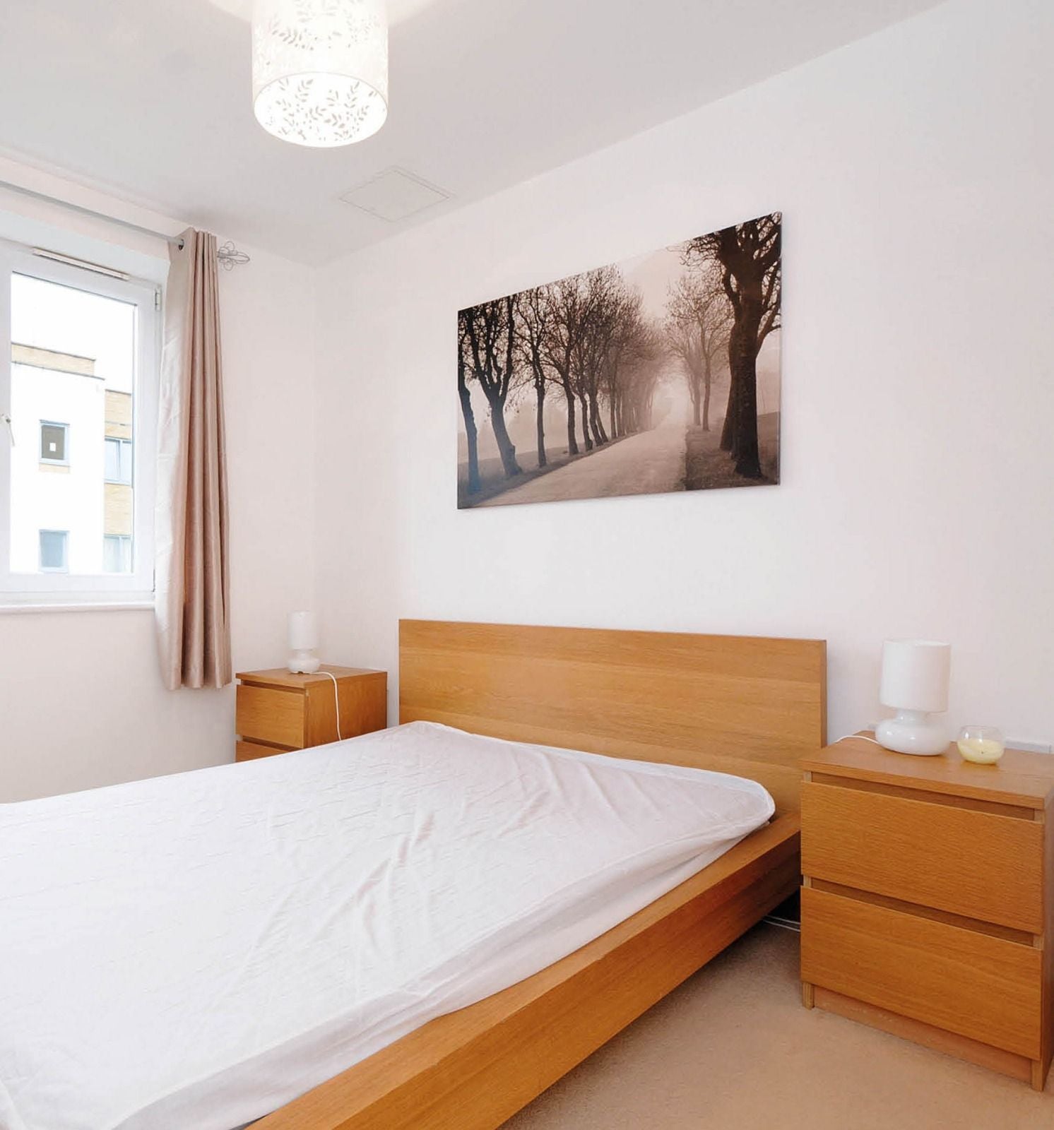 Flat Taywood Road in Greater London