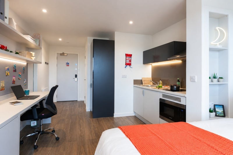 Room New City Road in Glasgow
