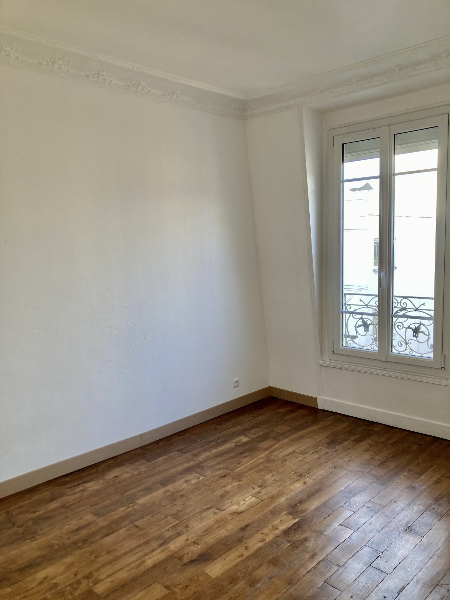 Flat Rue de Lourmel in Paris