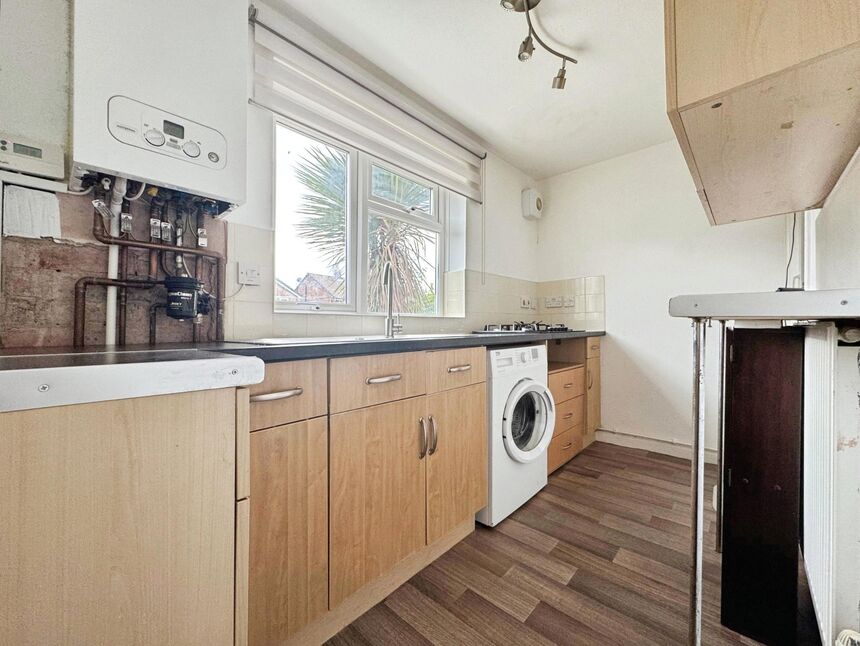 Flat Rotherwood Avenue in Rotherham
