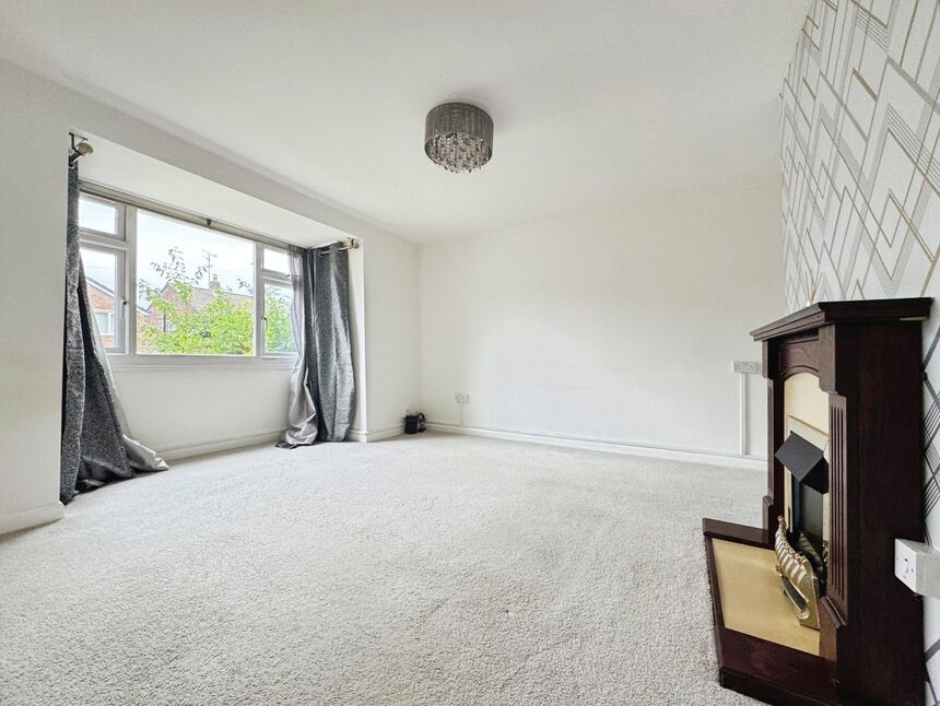 Flat Rotherwood Avenue in Rotherham