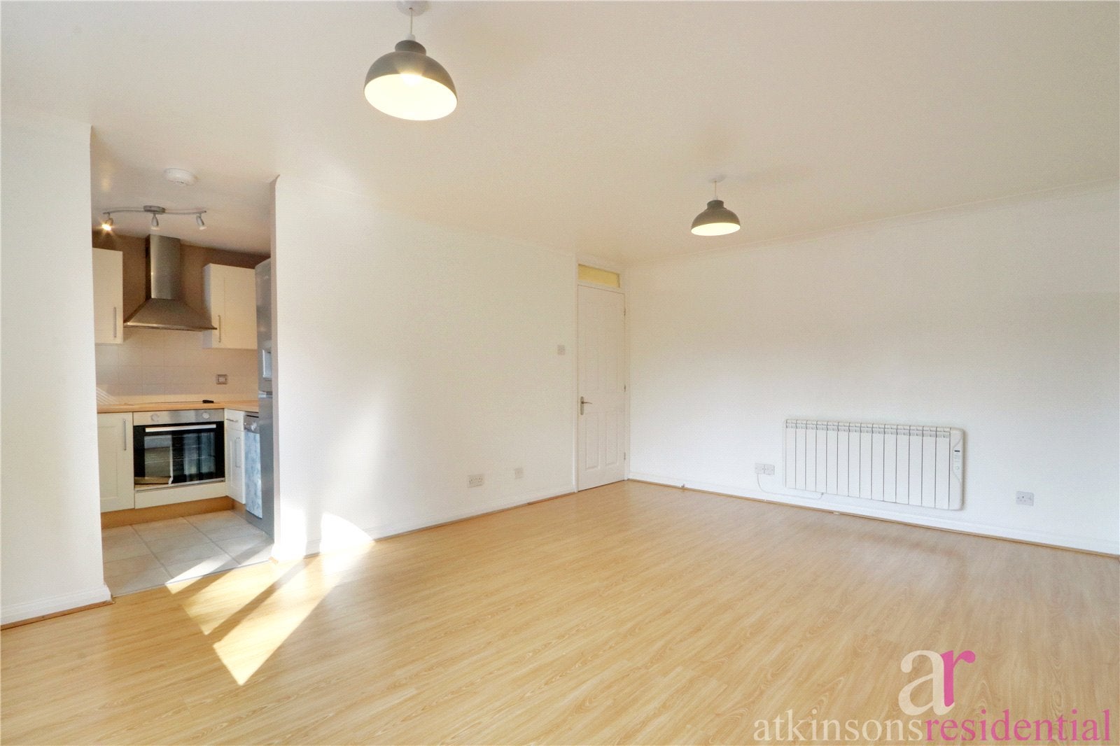 Flat Woodridge Close in Greater London