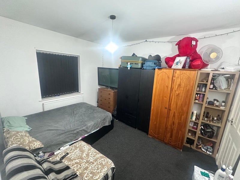 Room Courtyard Close in Charnwood