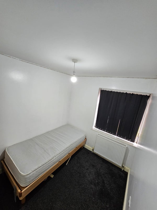 Room Courtyard Close in Charnwood