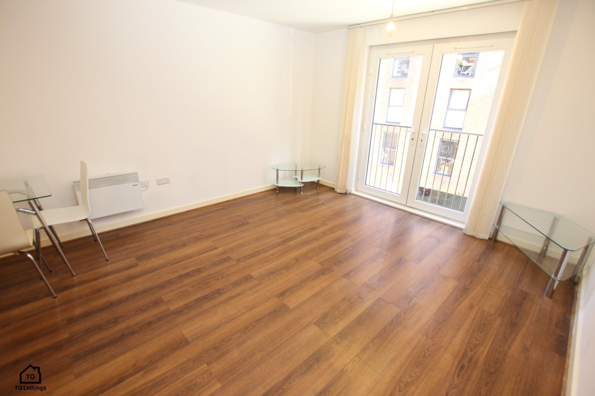 Flat Sillavan Way in Salford