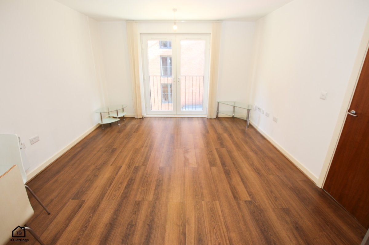 Flat Sillavan Way in Salford