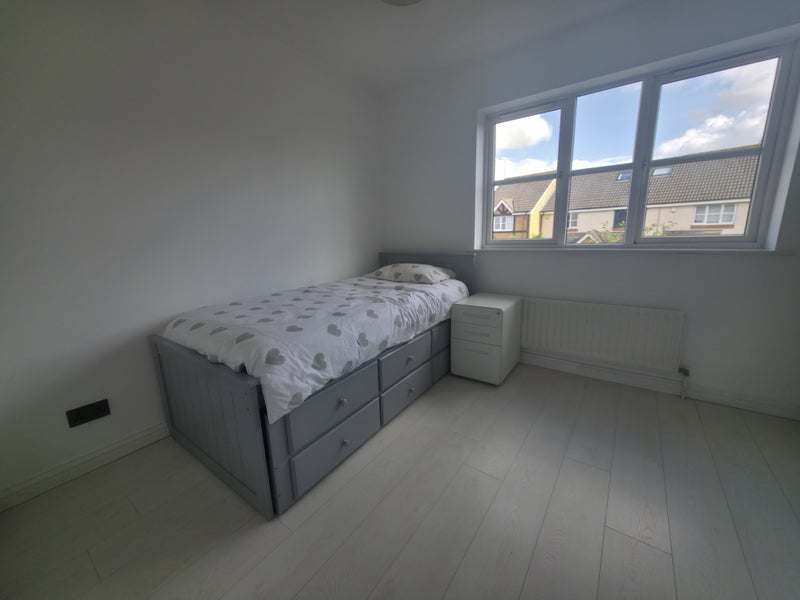 Room Ferrers Close in Slough