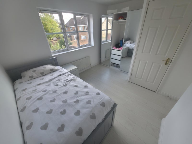 Room Ferrers Close in Slough
