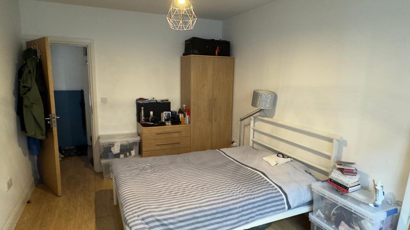 Room Mayes Road in Greater London