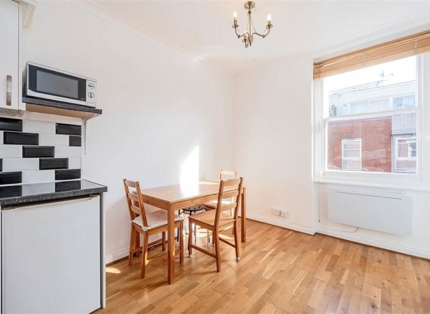 Flat Great Titchfield Street in City of Westminster