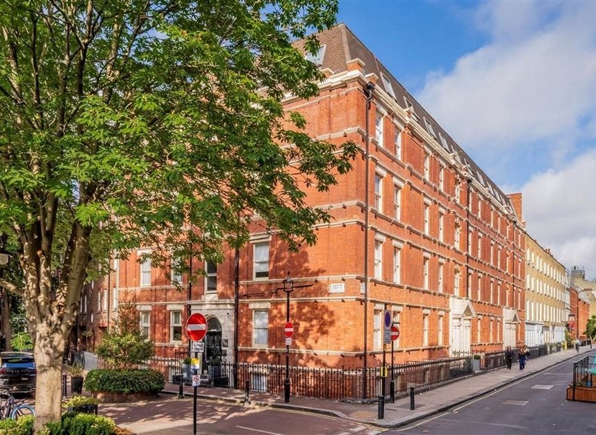Flat Great Titchfield Street in City of Westminster