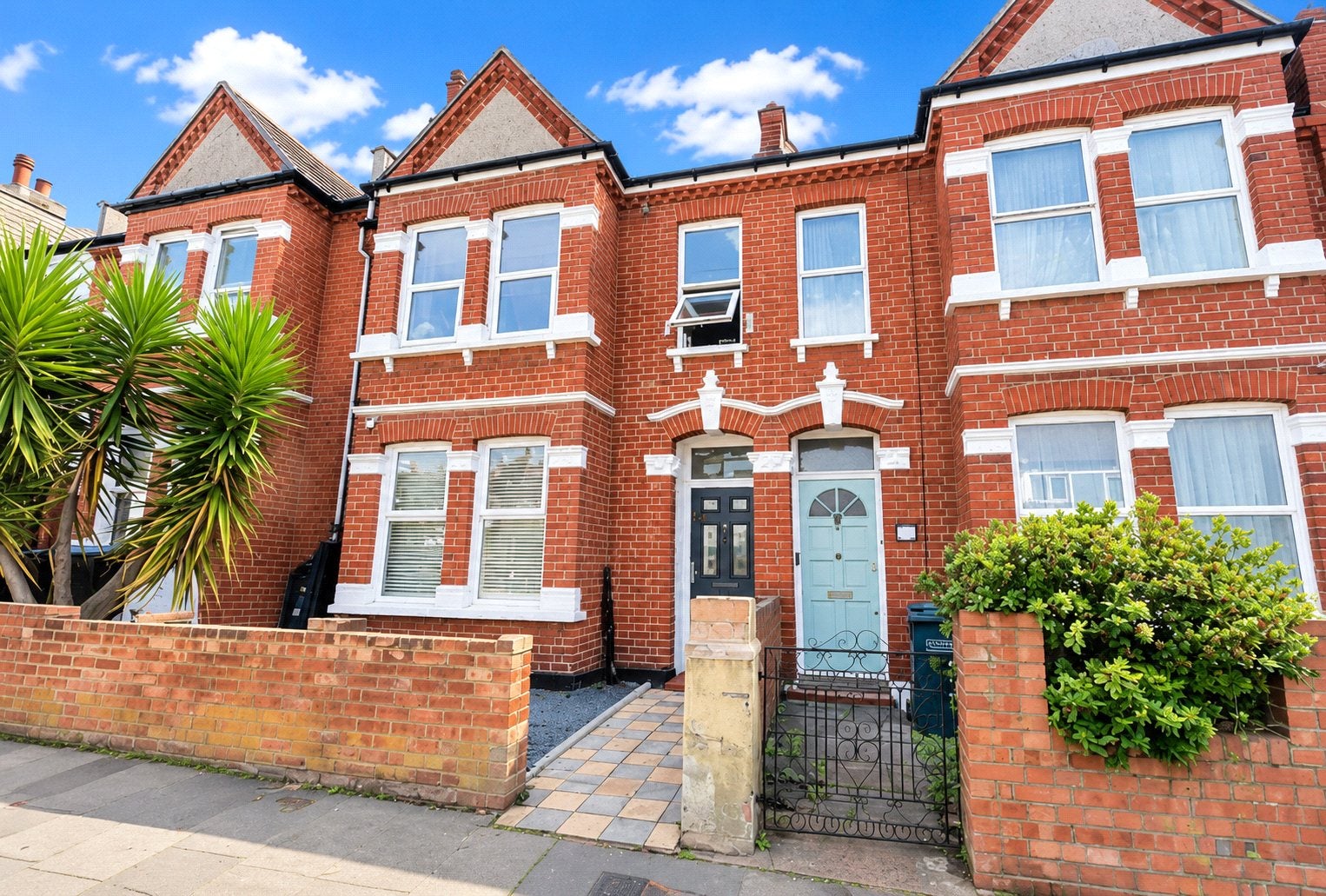 House Hunter Road in Greater London