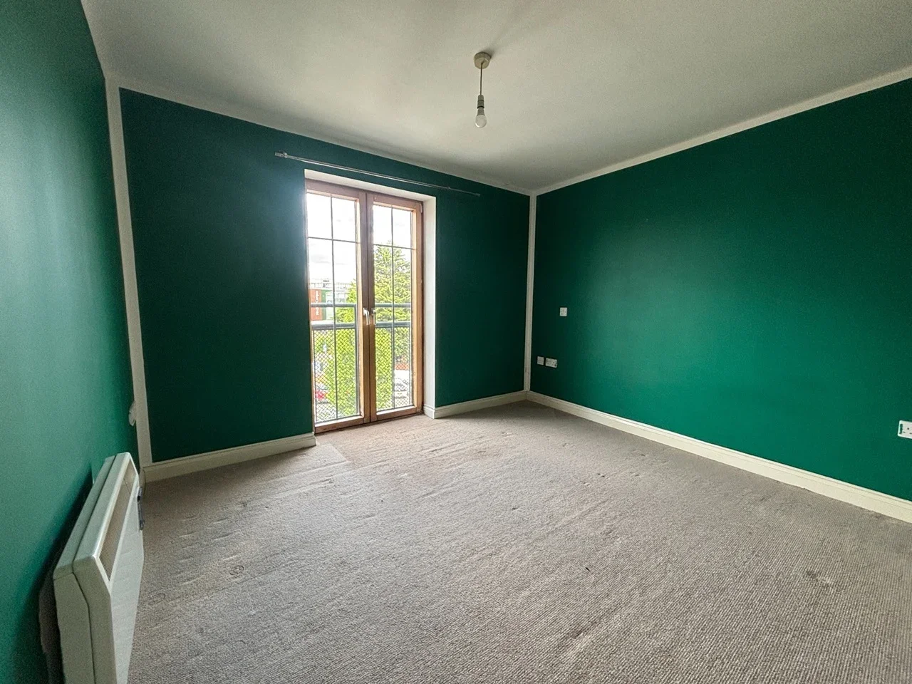 Flat Trinity Lane in Hinckley and Bosworth
