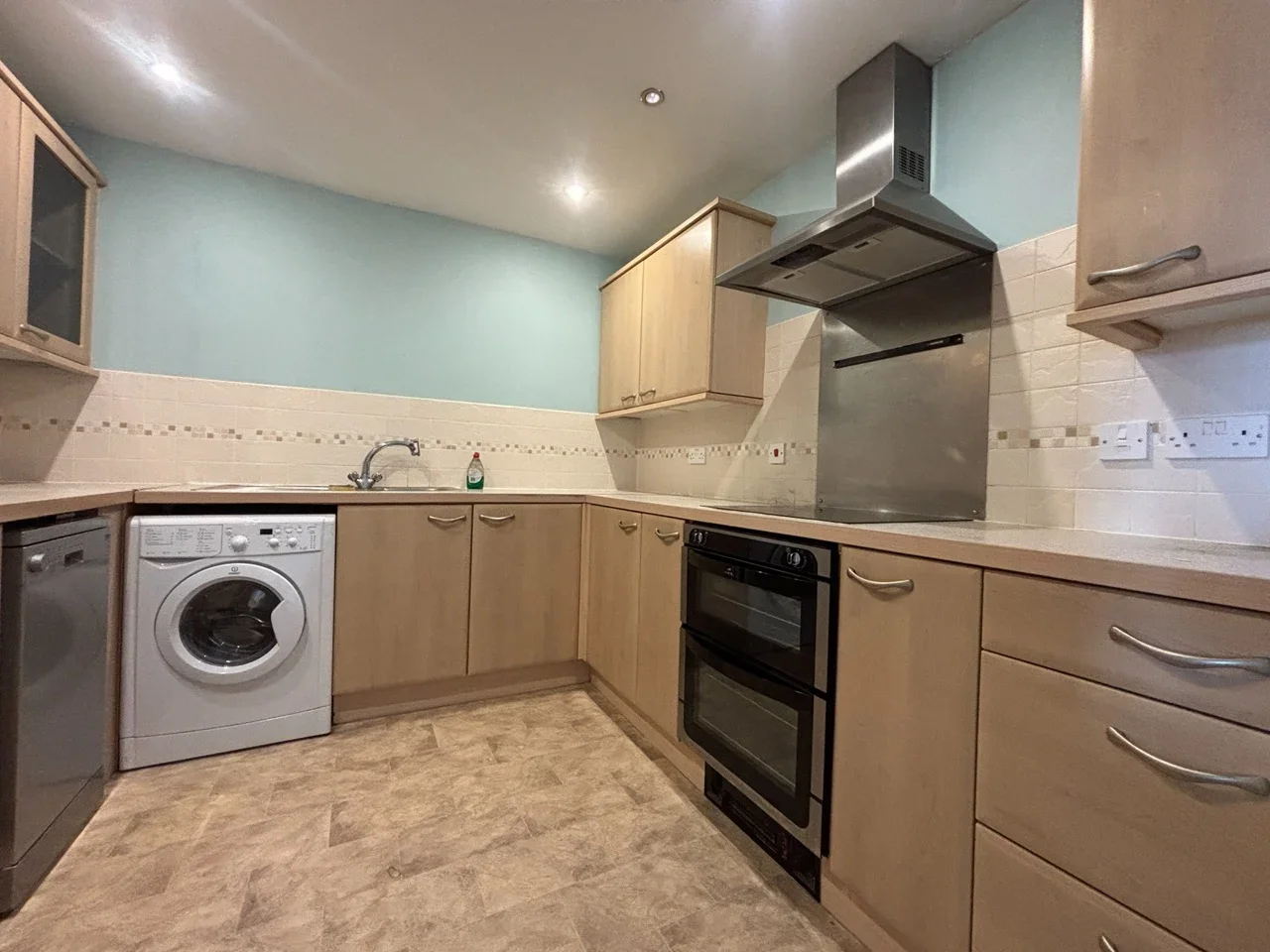 Flat Trinity Lane in Hinckley and Bosworth