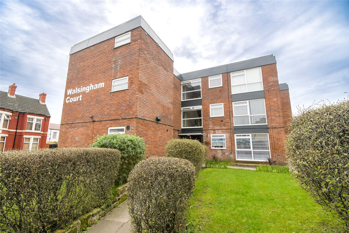 Flat Walsingham Road in Wallasey