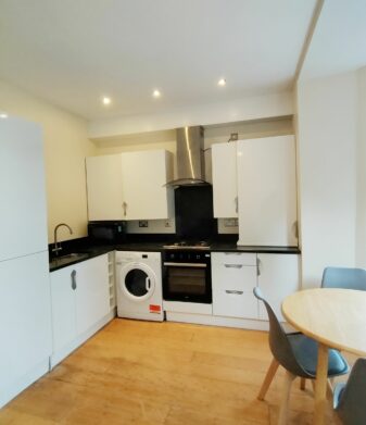 Flat Brighton Grove in Manchester