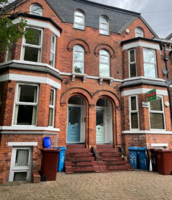 Flat Brighton Grove in Manchester