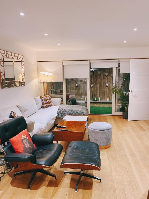 Room Regan Way in Greater London