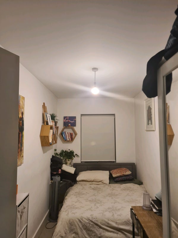 Room Regan Way in Greater London