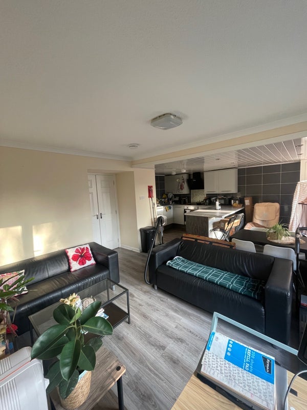 Room Couper Street in Glasgow