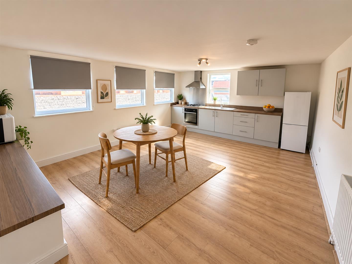 Room Woodside Park Road in Greater London