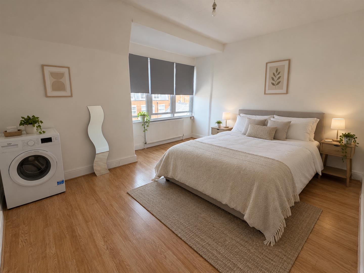 Room Woodside Park Road in Greater London