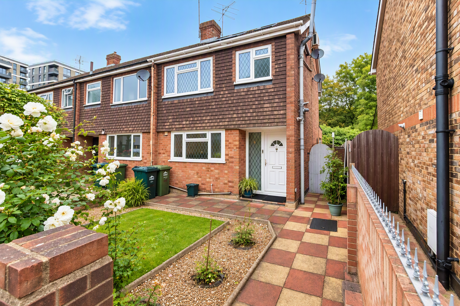House Birch Green in Borough of Spelthorne