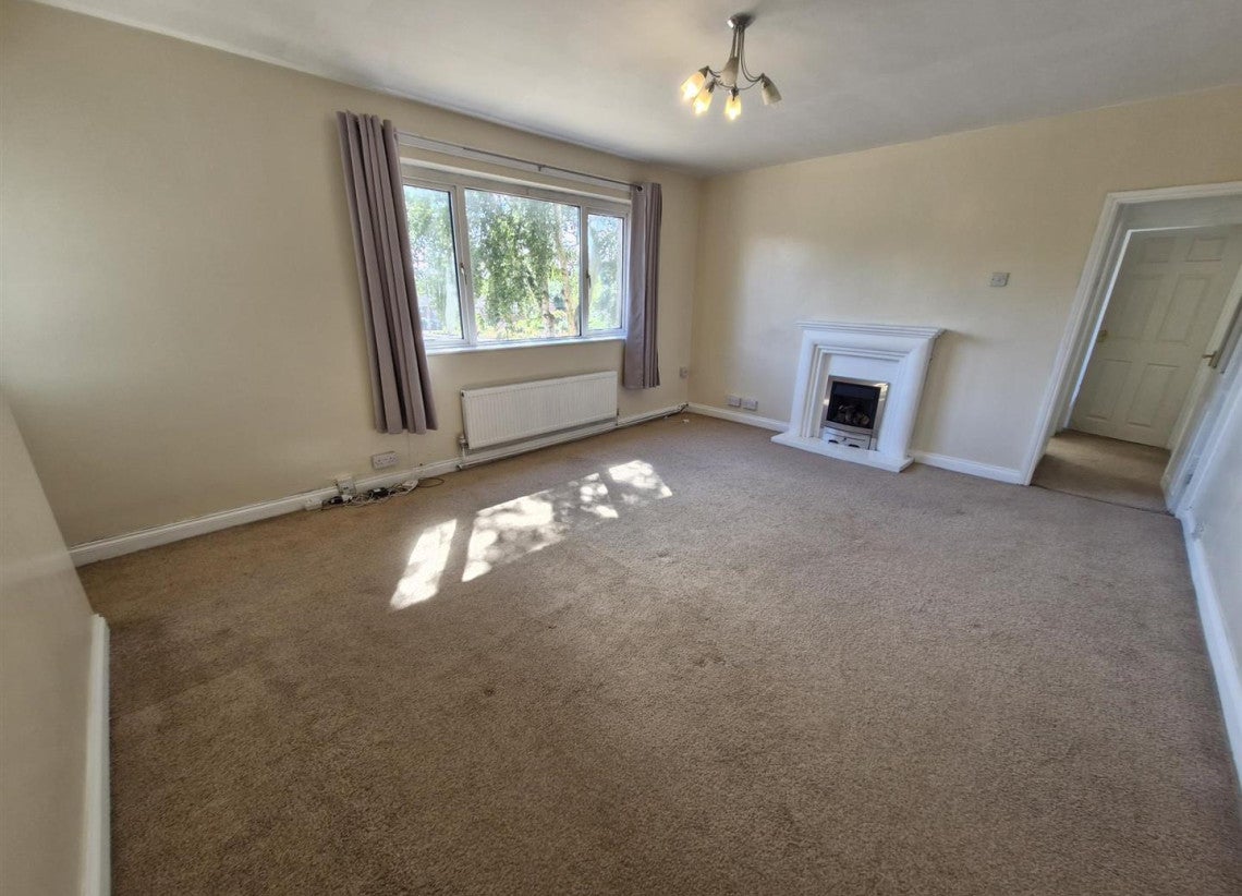 Flat Charminster Drive in Coventry
