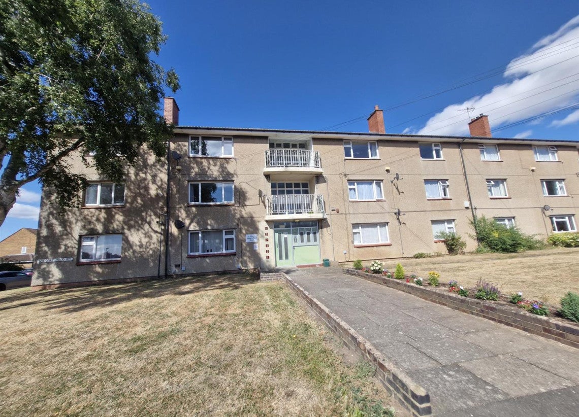 Flat Charminster Drive in Coventry