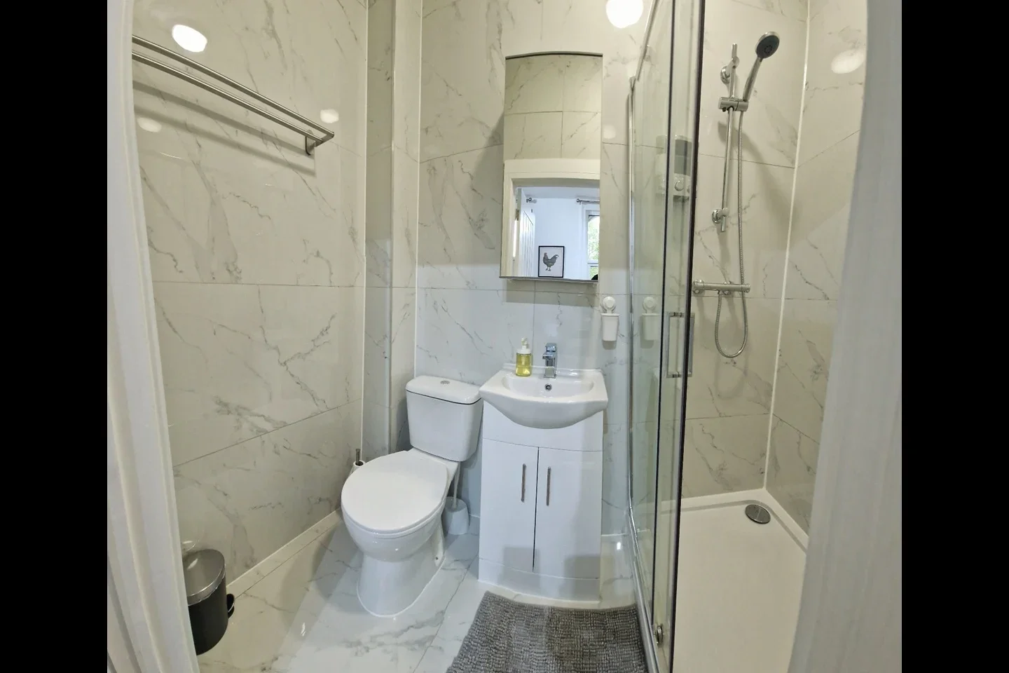 Flat Sandringham Road in Greater London